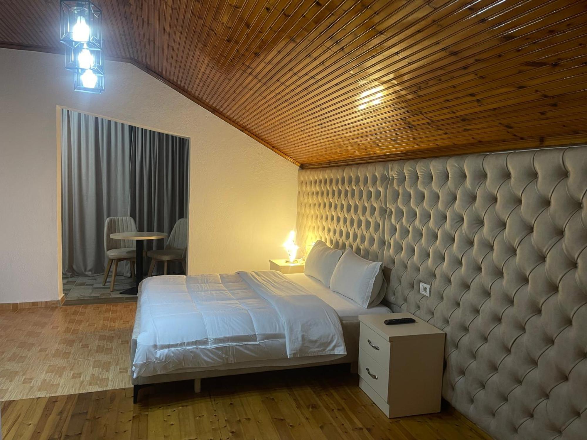 Four Generation Hotel Široka Eksteriør billede