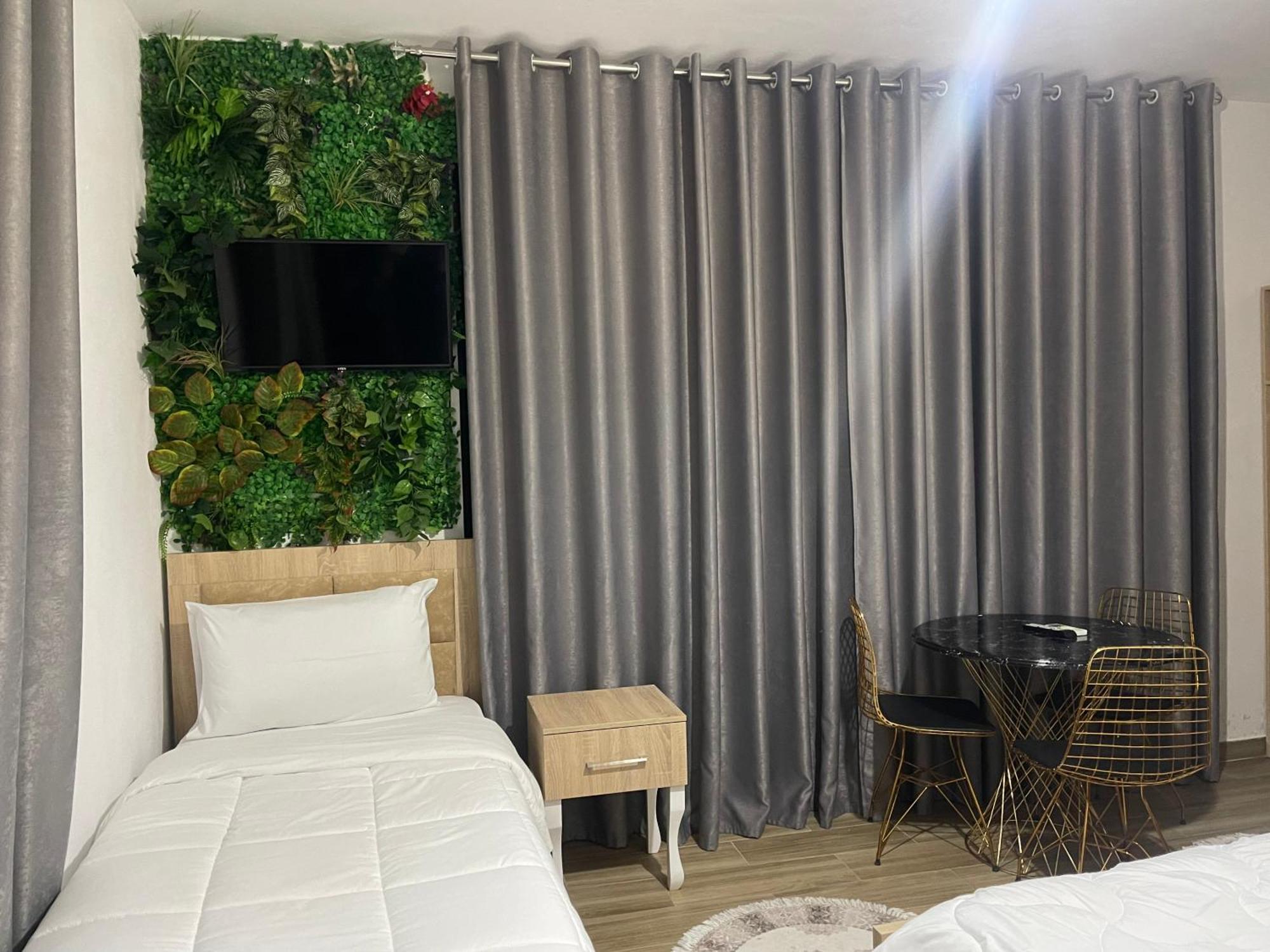 Four Generation Hotel Široka Eksteriør billede